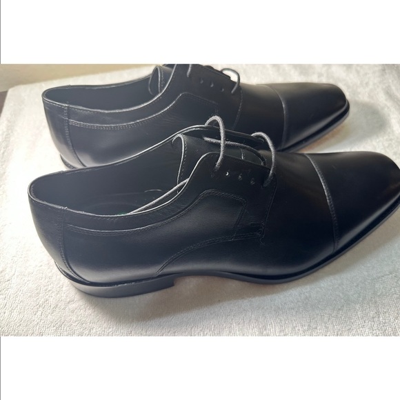 NWOT Black Leather Oxford Shoes Sleek Design - Picture 2 of 12